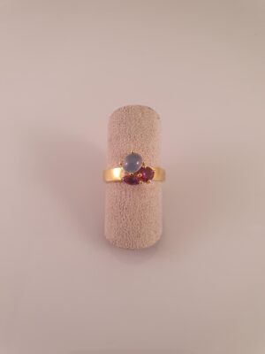 Guldring med amatyst, granat og månesten