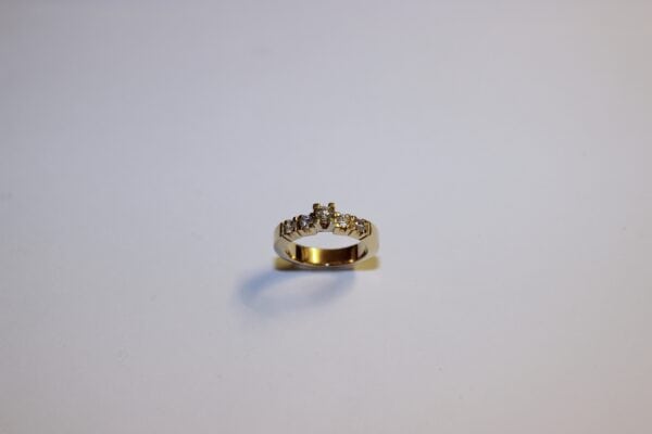 Alliance Solitaire ring i 14 kt guld