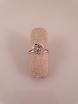 14 kt. hvidgulds ring med diamanter