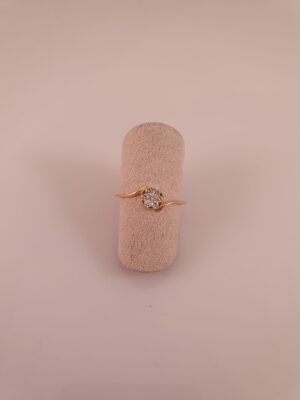 Guldring med diamanter