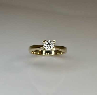 SKN 14kt Solitairering med 0.35ct