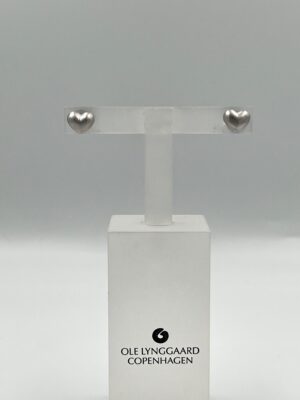 Ole Lynggaard 18kt hjerte hvidgulds ørestikker